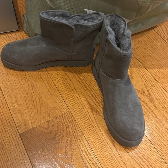 UGG Cory II Boot Grey 6 - Picture 2 of 7